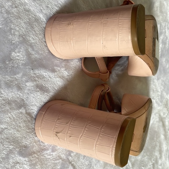 Deltan Pink Chucky Heels - Picture 6 of 8